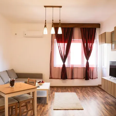 Apartman Ultracentral With Balcony - Old Town