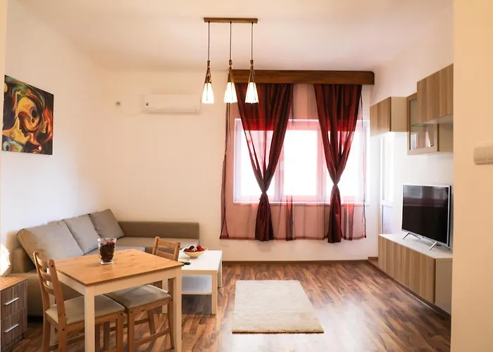 Апартаменти Ultracentral With Balcony - Old Town