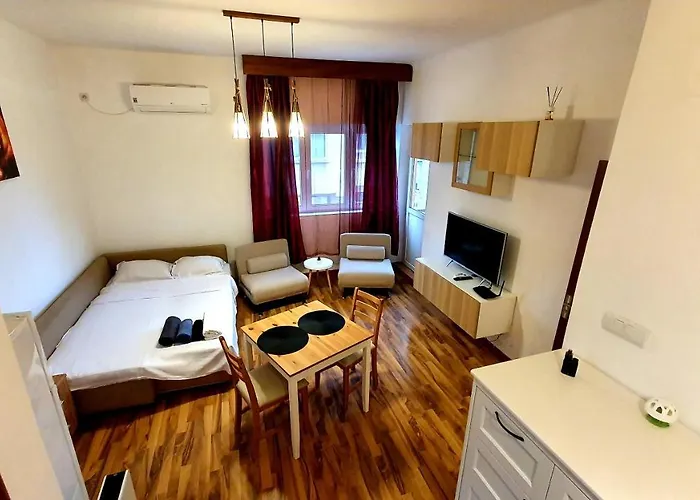 Ultracentral With Balcony - Old Town Апартаменти *