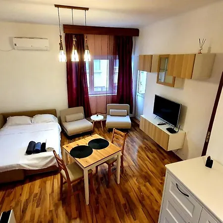 Ultracentral With Balcony - Old Town Apartament *